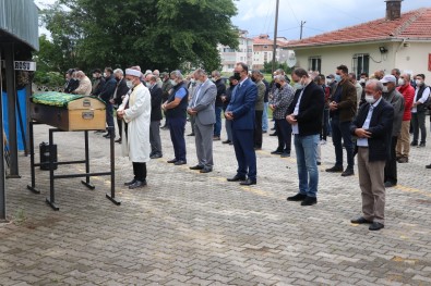 Yalniz Yasadigi Evinde Ölü Bulundu 40 Milyonluk Servetini Egitime Bagisladi