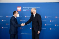 POLONYA - Bakan Mus, Polonya Kalkinma, Çalisma Ve Teknoloji Bakani Jaroslaw Gowin Ile Görüstü