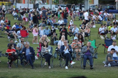Gaziemir'de Sanata Ve Sanatçiya Destek