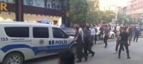 ALACAK VERECEK MESELESİ - Igdir'da Iki Grup Arasinda Kavga Çikti Açiklamasi 1 Yarali, 7 Gözalti