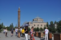Kars'a Turistler Gelmeye Basladi