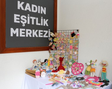 Küçükçekmece'de Hünerli Kadinlardan El Emegi Sergisi