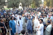ARBEDE - Pakistan'in Belucistan Eyaletinde Muhalefet Milletvekilleri Polisle Çatisti