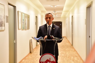 Sanatçi Fatih Ömeroglu'nun 'ARA-YAN' Sergisi Sanatseverlerle Bulustu