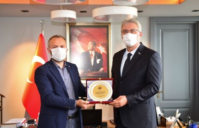 TSO'dan Erdemir'e Tebrik Plaketi