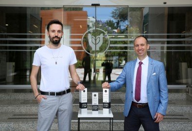 Yasar Üniversitesine Sosyal Medya Ödülü