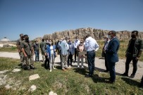 KAYHAN - Bakan Yardimcisi Yavuz Tarihi Ve Turistik Mekanlari Gezdi