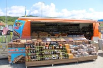 DİNLENME TESİSİ - Highway'de Yöresel Ürünler Pazari Açildi