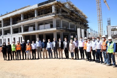 Kadin Dogum Hastanesi Insaati Hizla Yükseliyor