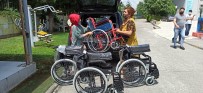 OKUL MÜDÜRÜ - Özel Ögrenciler Bagisçilarin Hediyesi Sandalyeler Ile Sevindi