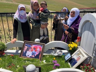 Sehit Amca Ve Yegeni Mezari Basinda Anildi