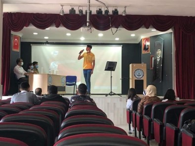 Tomarza'da Türk Halk Müzigi Yarismasi Finali Yapildi