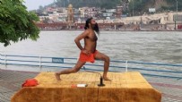 Hindistan'da yoga gurusu Ramdev ile sağlık çalışanları karşı karşıya