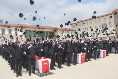 Adana'da 413 Polis Adayi Mezun Oldu