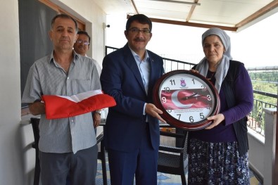 Baskan Çelik Sehit Babalarini Babalar Günü'nde Yalniz Birakmadi