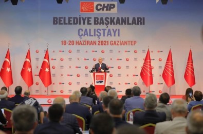 Baskan Yüksel, CHP'nin Belediye Baskanlari Çalistayi'na Katildi