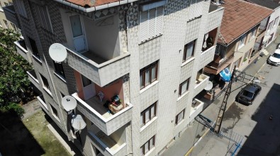 Deprem Sonrasi Pendik'te Bosaltilan Apartmanin Sakinleri Konustu