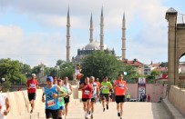 BABALAR GÜNÜ - Edirne'de 6. Sinirsiz Dostluk Yari Maratonu Renkli Görüntülerle Son Buldu