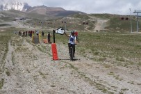 YÜKSEK ATLAMA - Erciyes'te 2021 Bisiklet Sezonu Eglenceli Oyunlar Ile Açildi