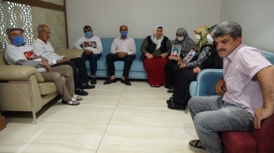 HDP Önündeki Evlat Nöbetinde Buruk 'Babalar Günü'