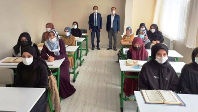 Kaymakam Özyigit'ten Hafiz Adaylarina Ziyaret