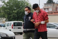 KUMARHANE - Kumarhaneyi Basip Paraya El Koyan Polisin Elini Isirdi