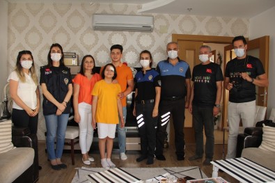 (Özel) Babalar Günü'nde Sehit Ailesine Duygulandiran Ziyaret