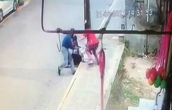 Avcılar'da sokak ortasında dehşet! Adım adım takip edip eski eşine kurşun yağdırdı