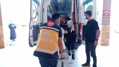 Istinat Duvarina Çarpan Araçtaki 2 Kisi Öldü 2 Kisi Agir Yaralandi