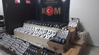 KAÇAK CEP TELEFONU - Izmir'de Gümrük Kaçagi Cep Telefonu Operasyonu