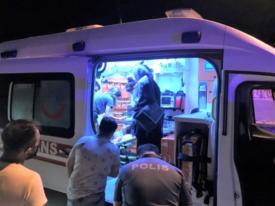 Kisitlama Saatinde Yola Atlayan Çocuga Motosiklet Çarpti