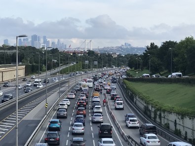 Kisitlama Sonrasi Istanbul'da Trafik Yogunlugu