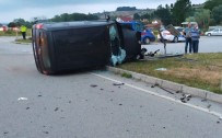 TİCARİ ARAÇ - Samsun'da Trafik Kazasi Açiklamasi 1 Ölü, 2 Yarali