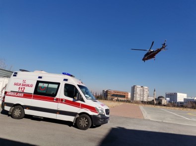 Sariz'daki Iki Hastanin Yardimina Helikopter Ambulans Yetisti