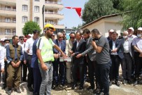 TEMEL ATMA TÖRENİ - Semdinli Belediyesi Hizmet Binasinin Temeli Atildi