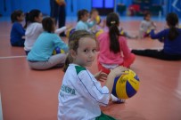 MASA TENİSİ - Sporla Iç Içe Tatil Basliyor