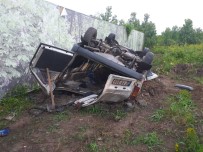 DİREKSİYON - Devrilen Minibüsteki Yaralilari Itfaiye Kurtardi