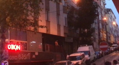 Esenler'de Eski Esiyle Barismak Isteyen Adam Intihar Girisiminde Bulundu