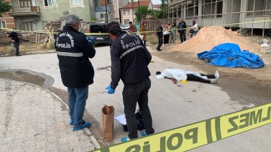 Esini Öldürüp Intihar Etti