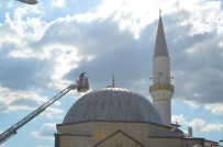 Firtinada Yuvasiz Kaldi, Imdadina Ekipler Yetisti