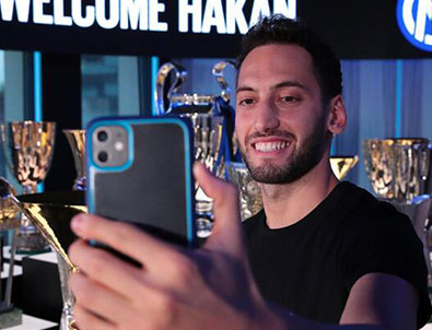 Hakan Çalhanoğlu imzayı attı!