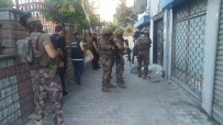 ÖZEL HAREKAT POLİSLERİ - Istanbul'da Örgütlü Uyusturucu Saticilarina Yönelik Es Zamanli Operasyon Açiklamasi 32 Gözalti