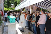  SU  - Kanalizasyon Hattini Açmaya Çalisirken Ölen Isçi Topraga Verildi