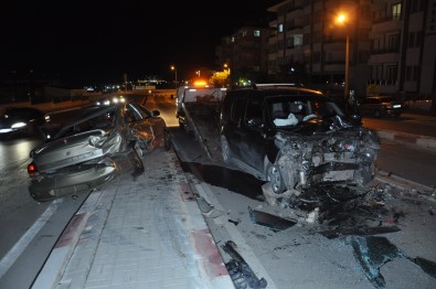 Karaman'da Otomobil Ile Hafif Ticari Araç Çarpisti Açiklamasi 2 Yarali
