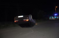 GAZİ MAHALLESİ - Kontrolden Çikan Otomobil Üç Araca Çarpti Açiklamasi 1 Yarali