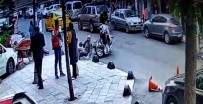KANARYA MAHALLESİ - Motosikletin Yasli Adama Çarptigi Anlar Kamerada