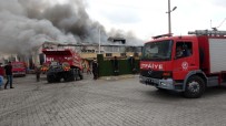 Osmaniye'de Plastik Geri Dönüsüm Fabrikasinda Yangin
