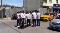 (Özel) Sultanbeyli'de Motosikletli Kurye, Taksiye Çarparak Yaralandi