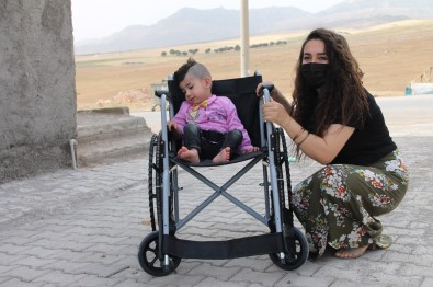 Silopi'de 5 Ihtiyaç Sahibi Engellinin Tekerlekli Sandalye Ihtiyaci Giderildi
