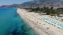 KLEOPATRA - Antalya'da Plajlar Tiklim Tiklim Doldu